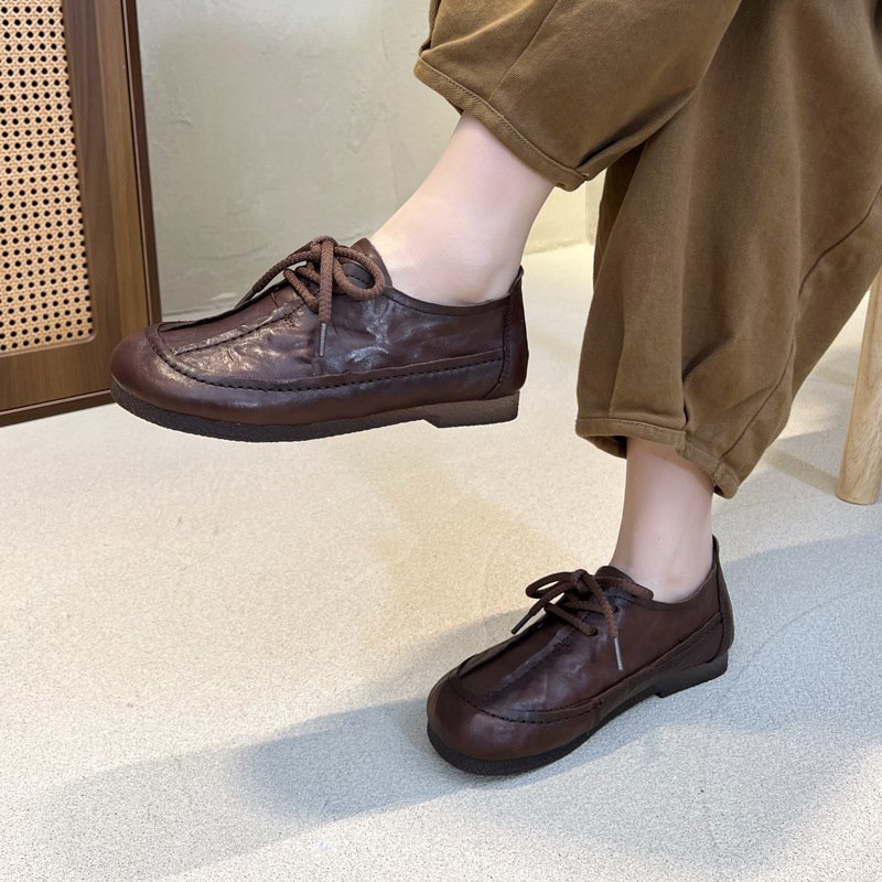 Women's Retro Pebbled Leather Lace-Up Moccasin Flats with Round Toe