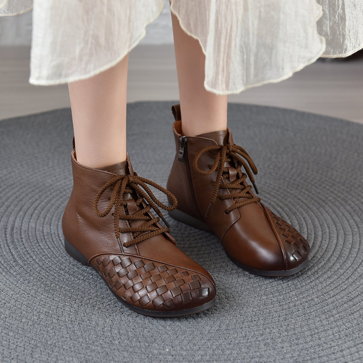 Women's Retro Round Toe Flat Heel Leather Ankle Martin Boots